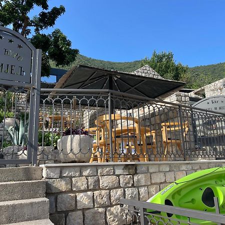 Vila Djuro Mikijelj 东兹斯托里弗 外观 照片